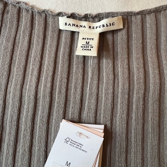 Banana Republic Ivory Tipped Gray Ribbed Sweater with silver buttons - Picture 3 of 5